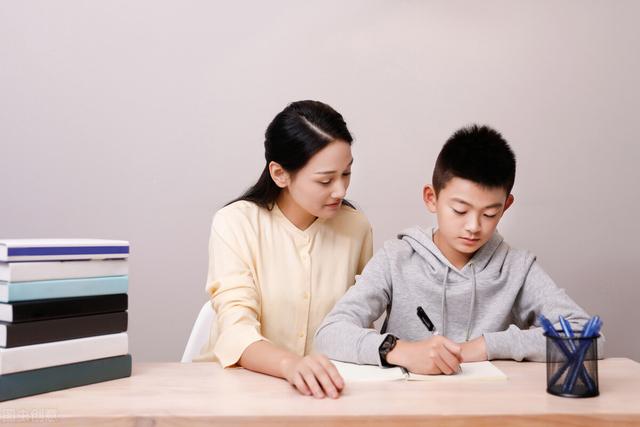 幼儿园大班期末试卷语文，幼儿园大班期末试卷语文数学简单！